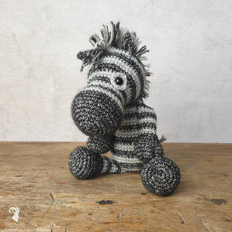 Crochet Kit Dirk the Zebra