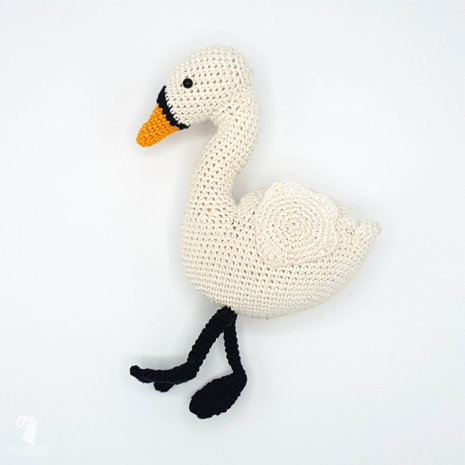 Crochet Kit Swan Lilly
