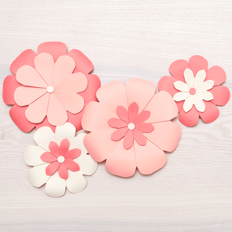 We R Memory Keepers - Flower Punch Board: grey/pink
